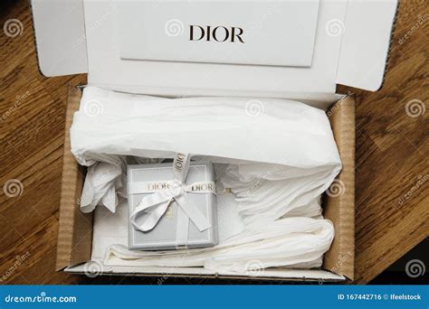 dior delivery times.